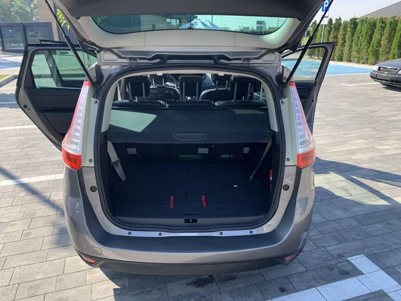 Renault Scenic 2012 - 16