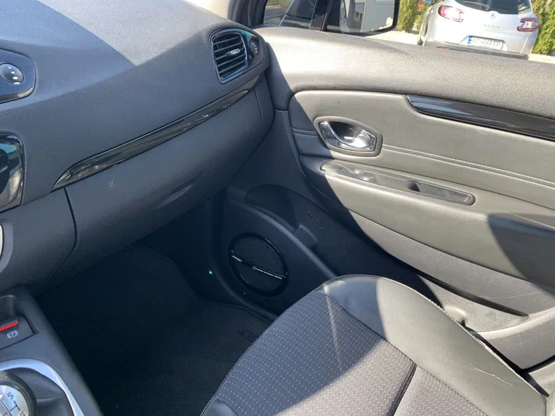 Renault Scenic 2012 - 10