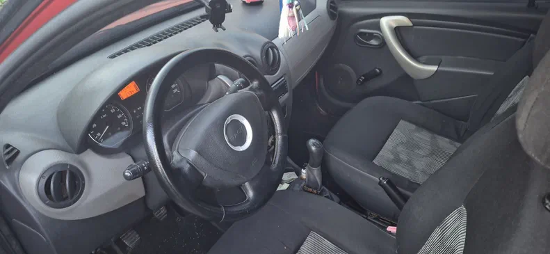 Dacia Sandero 2008 - 6