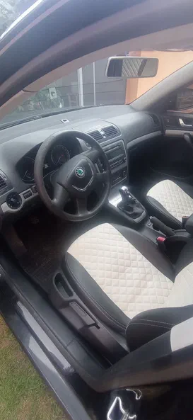 Skoda Octavia 2010 - 8