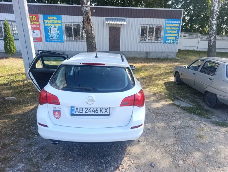 Opel Astra 2012 - 4