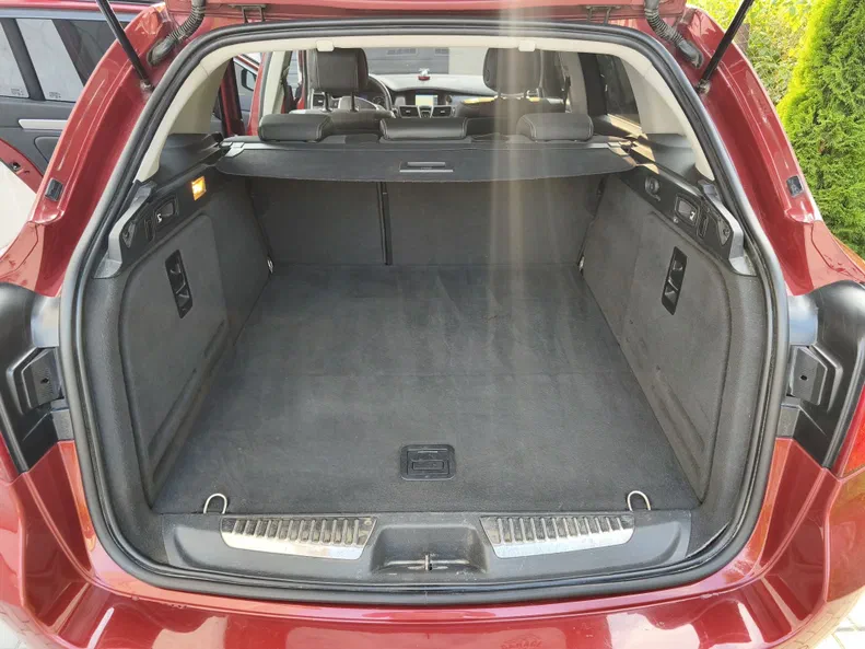 Renault Laguna 2011 - 11