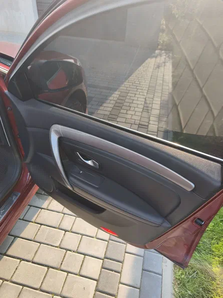 Renault Laguna 2011 - 8