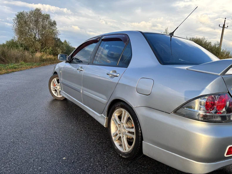 Mitsubishi Lancer 2006 - 3