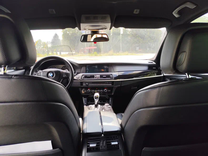 BMW 5 серія 2011 - 1