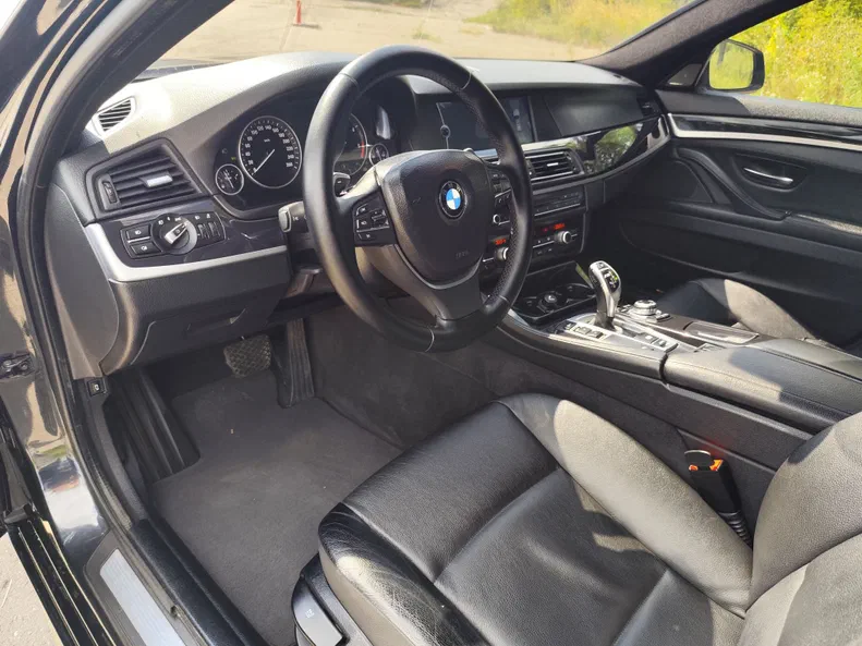 BMW 5 серія 2011 - 21