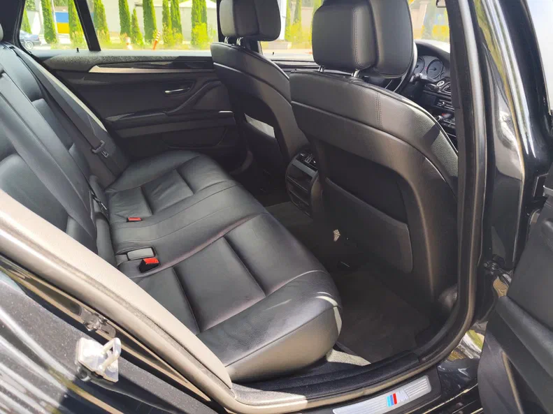 BMW 5 серія 2011 - 17