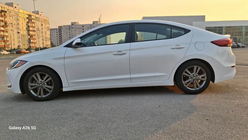 Hyundai Elantra 2016 - 3