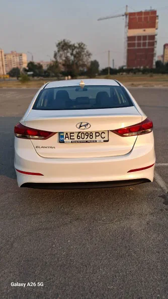 Hyundai Elantra 2016 - 4