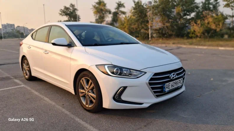 Hyundai Elantra 2016 - 2