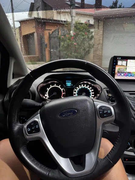 Ford Fiesta 2015 - 6