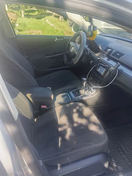 Volkswagen Passat 2010 - 12