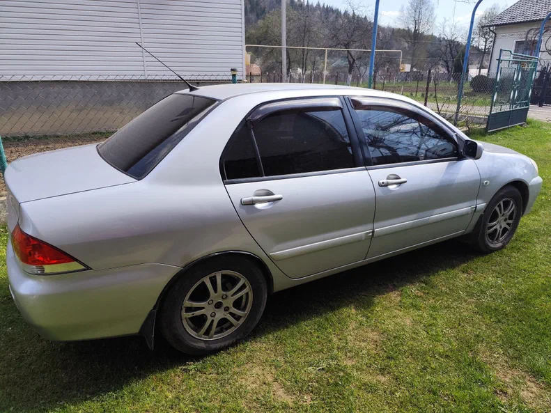Mitsubishi Lancer 2005 - 3