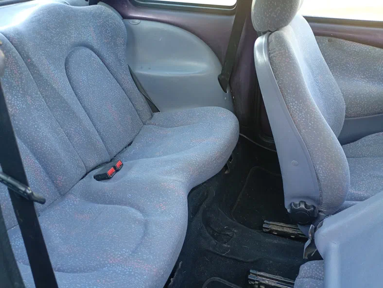 Ford KA 1997 - 6