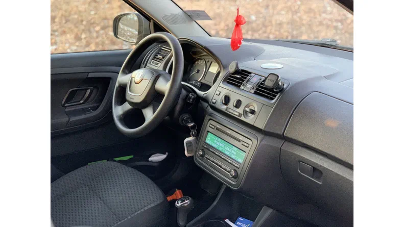 Skoda Fabia 2010 - 8