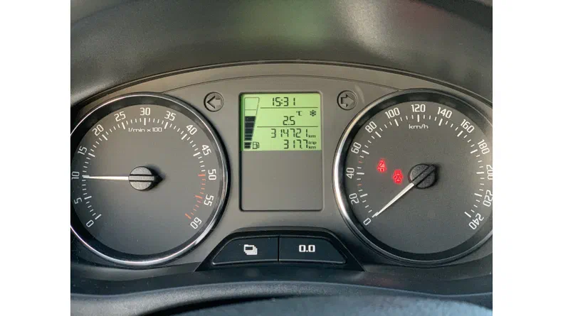 Skoda Fabia 2010 - 9