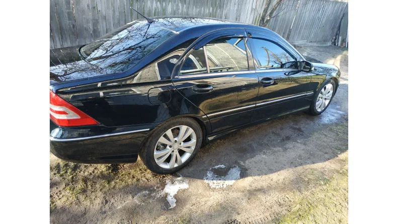 Mercedes-Benz C-Клас 2005 - 22