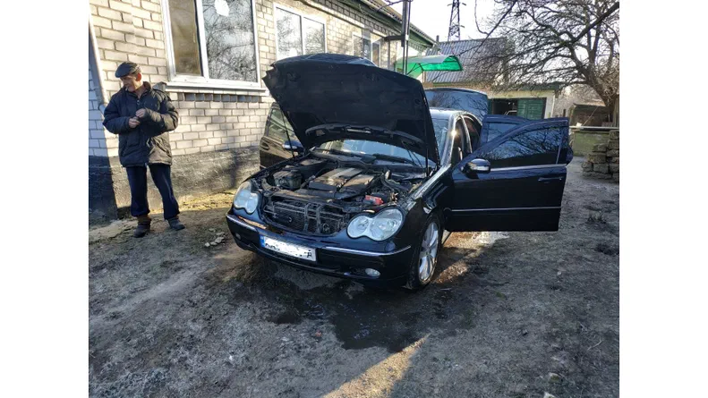 Mercedes-Benz C-Клас 2005 - 19