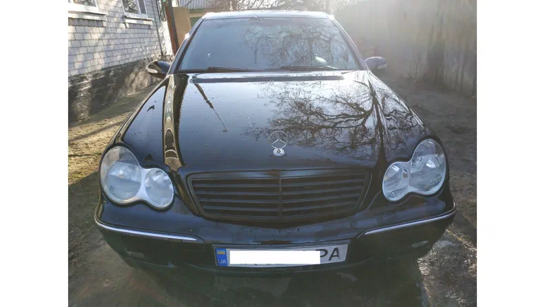 Mercedes-Benz C-Клас 2005 - 1
