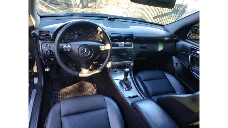 Mercedes-Benz C-Клас 2005 - 9