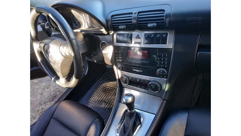 Mercedes-Benz C-Клас 2005 - 14
