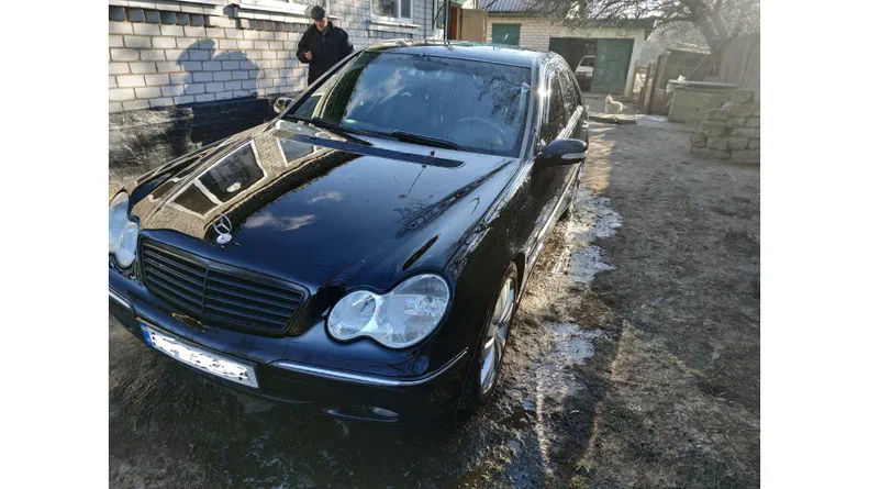 Mercedes-Benz C-Клас 2005 - 24