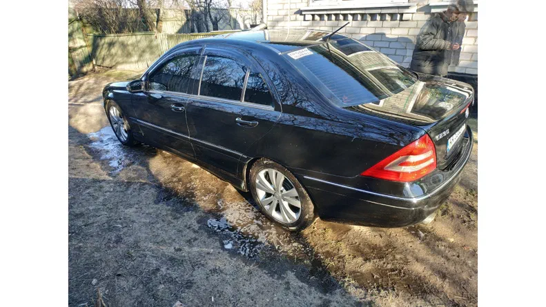 Mercedes-Benz C-Клас 2005 - 23