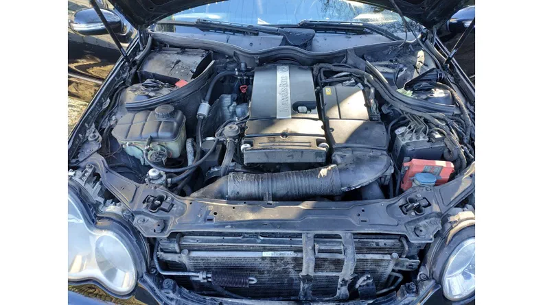 Mercedes-Benz C-Клас 2005 - 17