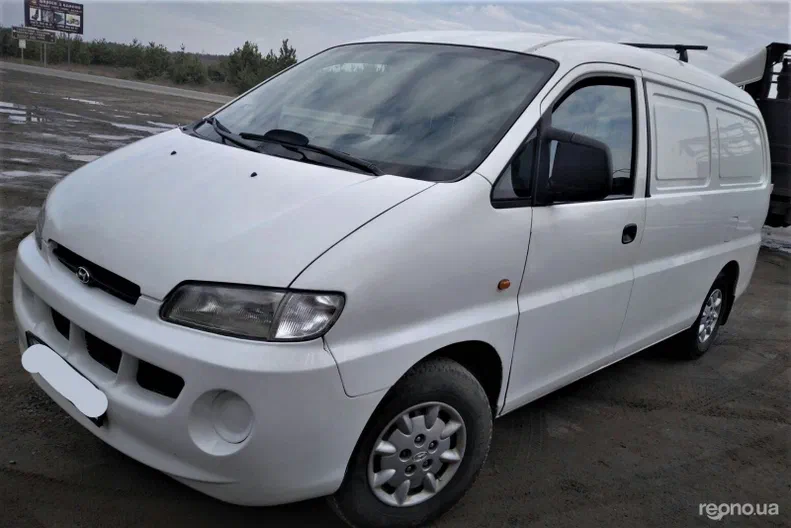 Hyundai H-1 2000