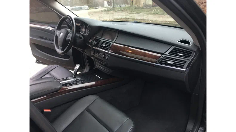 BMW X5 2010 - 12