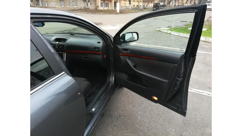 Toyota Avensis 2005 - 10