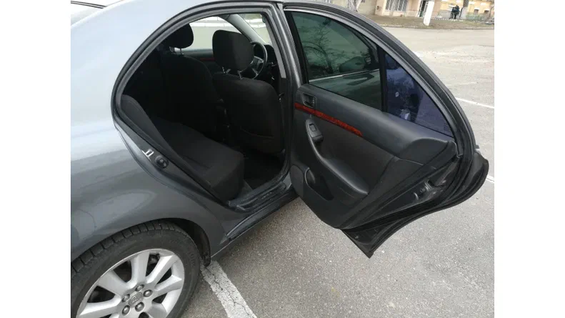 Toyota Avensis 2005 - 12