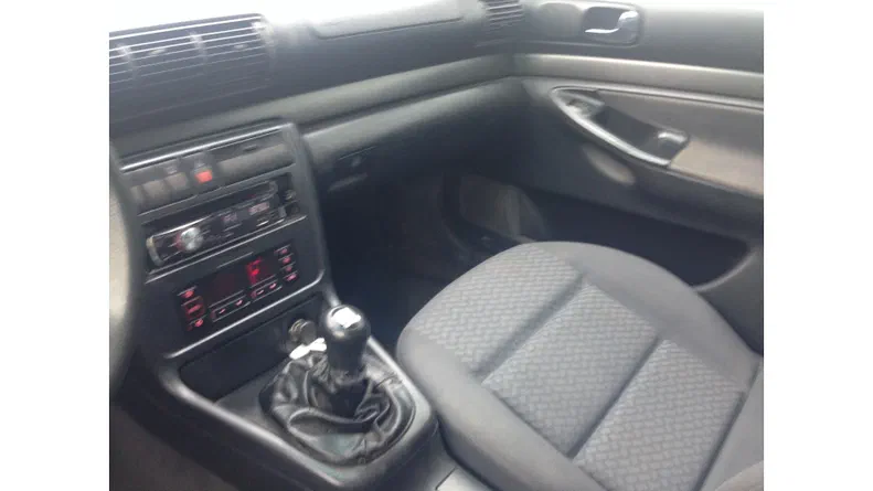 Audi A4 1997 - 6