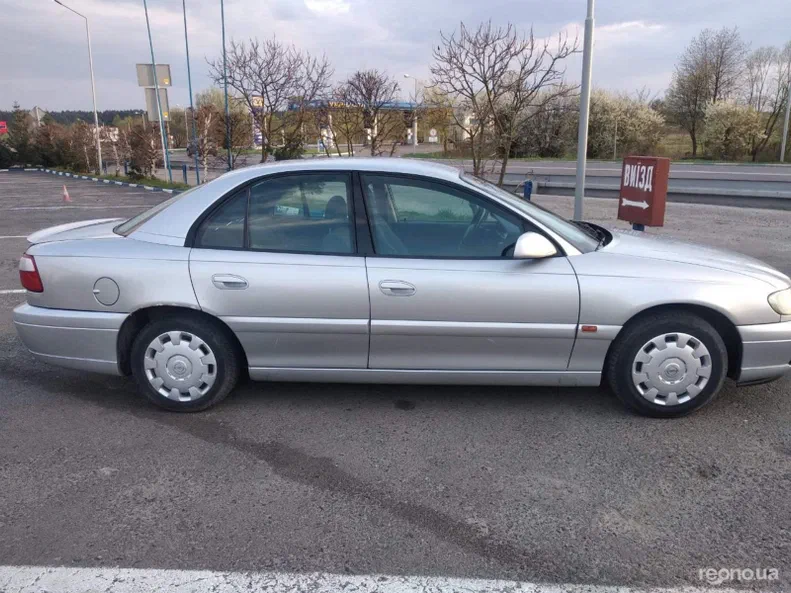 Opel Omega 2002