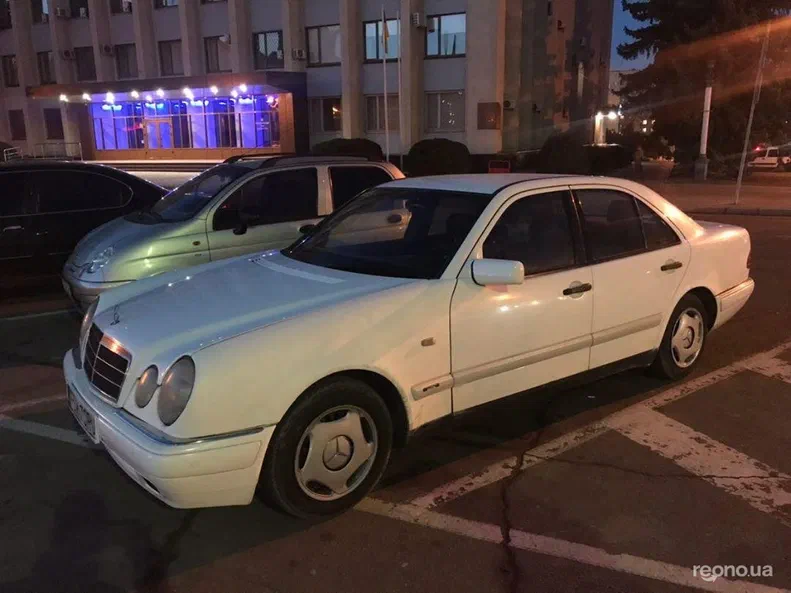 Mercedes-Benz E-Класс 1995