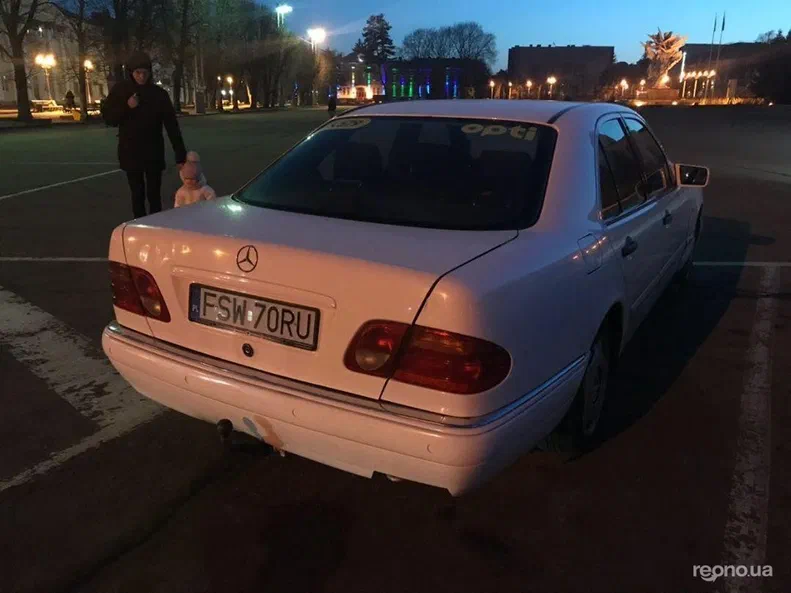 Mercedes-Benz E-Класс 1995