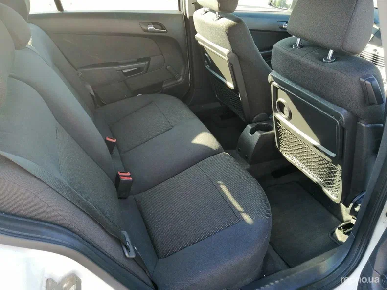 Opel Astra 2008 - 7