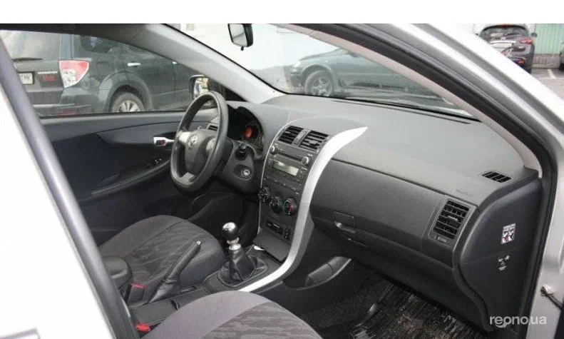 Toyota Corolla 2010 - 3