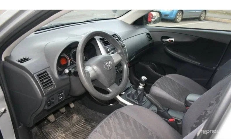 Toyota Corolla 2010 - 5