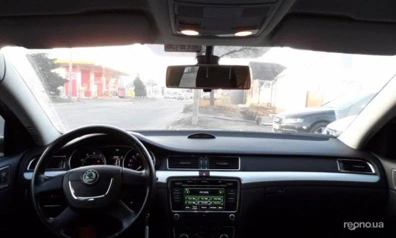 Skoda Superb 2010 - 3