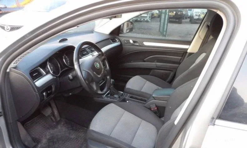 Skoda Superb 2010 - 20