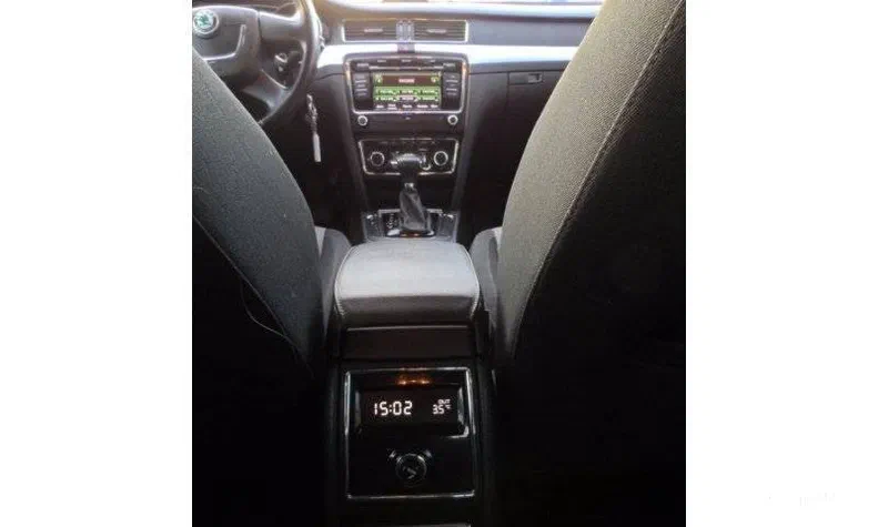 Skoda Superb 2010 - 4