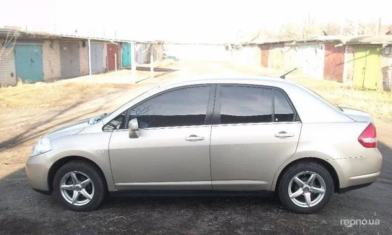 Nissan Tiida 2009 - 0