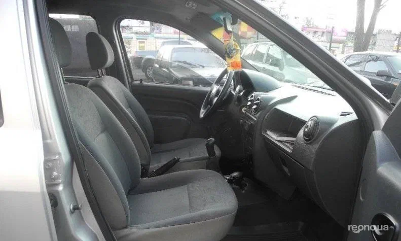 Renault Logan 2008 - 6