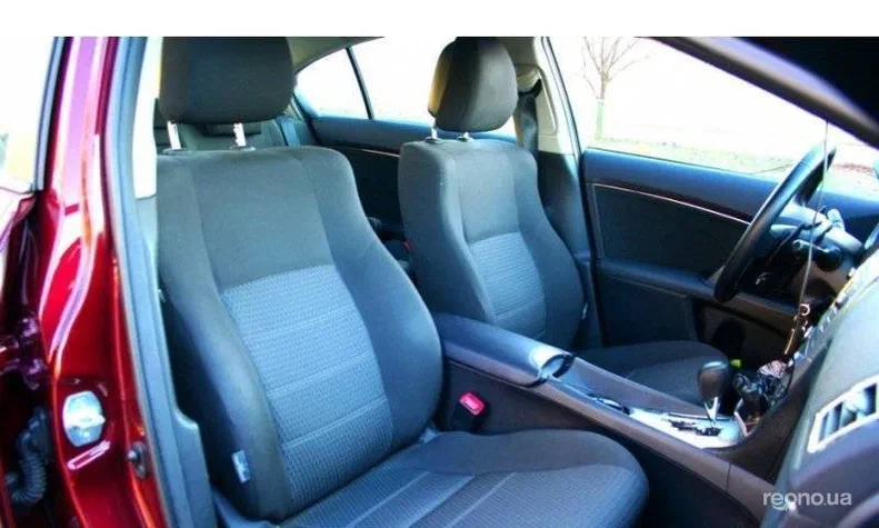 Toyota Avensis 2012 - 0