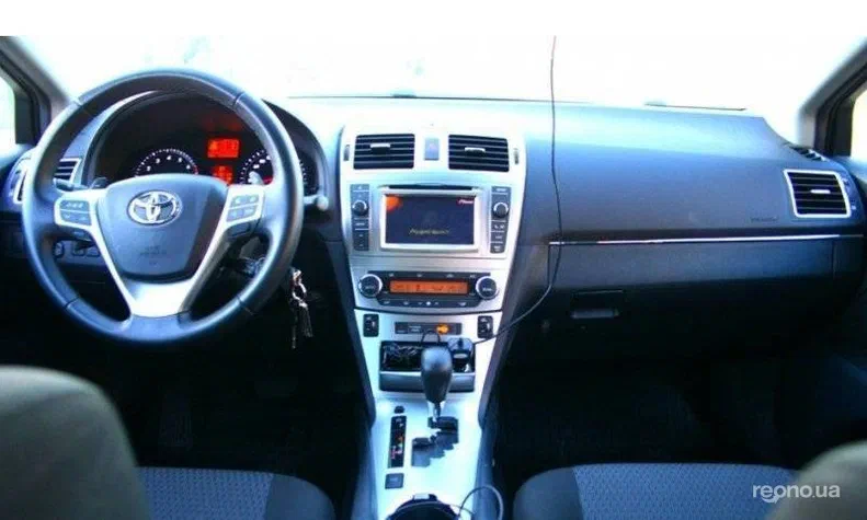 Toyota Avensis 2012 - 3