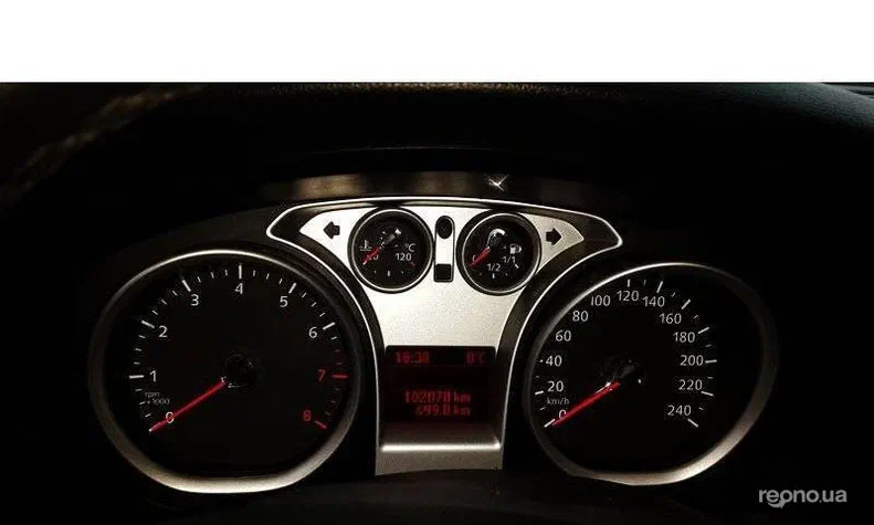 Ford Focus 2010 - 11