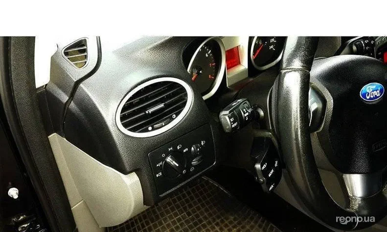 Ford Focus 2010 - 13