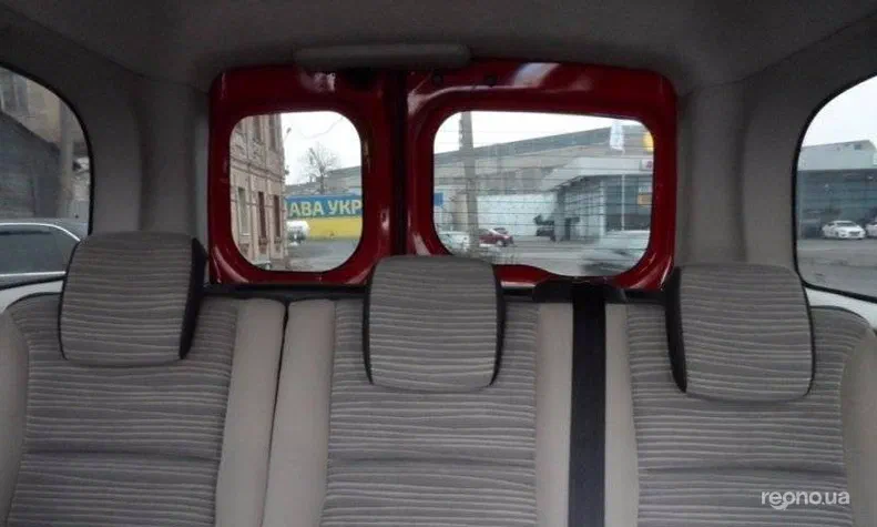 Renault Kangoo 2011 - 24