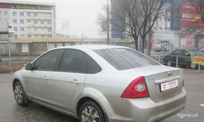 Ford Focus 2010 - 4